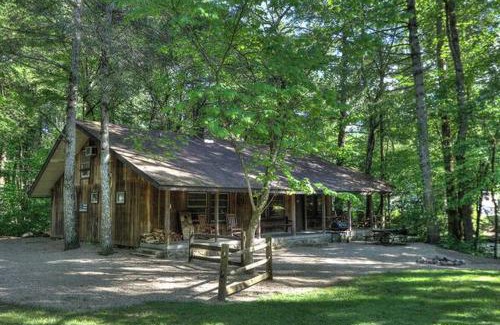 Pittman Center Casa | Crockett's Coonskin Cabin #540