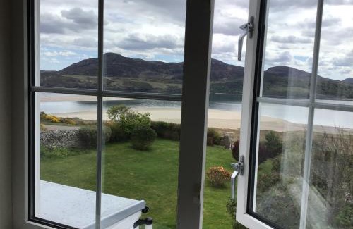 Lairg Casa | Crofters Cottage at 100 Midtown
