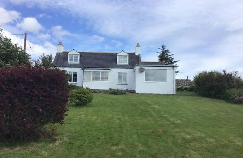 Lairg Casa | Crofters Cottage at 100 Midtown