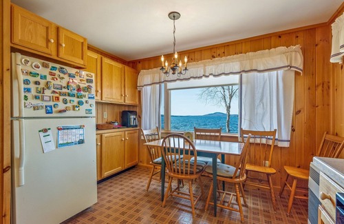 Rangeley Casa | Croker Cottage | Charming Cottage on Rangeley Lake