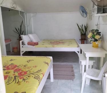 Oslob Cama Y Desayuno | Cronin Residence Resort