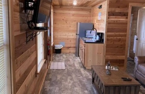 Hamilton Cabina | Crooked Creek Ranch Cabin 10