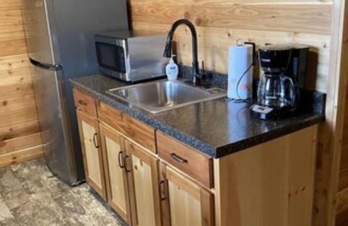 Hamilton Cabina | Crooked Creek Ranch Cabin 10