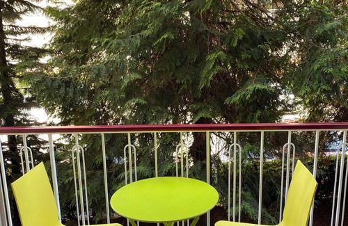 Cros-de-Cagnes Apartamento | Cros de Cagnes-sur-Mer building facing the sea
