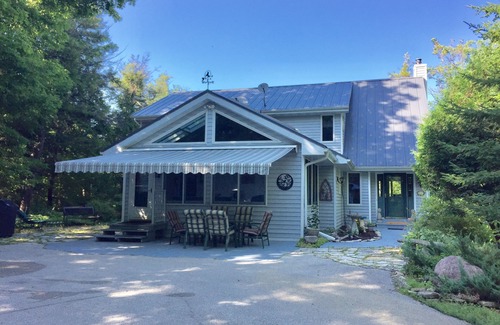 Gills Rock Casa | Cro’s Nest Waterfront Home en el borde de Baylake Bluff. Increíbles vistas al agua!