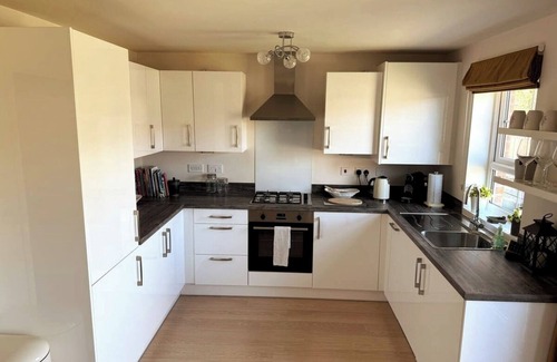 Crosby Apartamento | Crosby Calm: Modern 1-Bed Retreat for Solo Stays