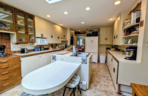 DownEast and Acadia Maine Casa | Crosby Waterfront Cottage, sleeps 8, beach, 1dog, Acadia
