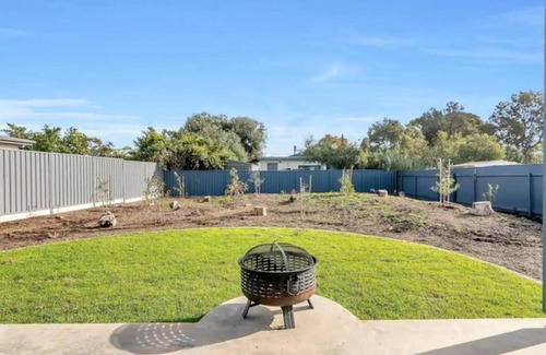 Aldinga Beach Casa | Croser Beach Shack - Boat & Caravan Friendly