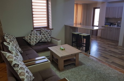 Yerevan Apartamento | Cross Apartments and Tours