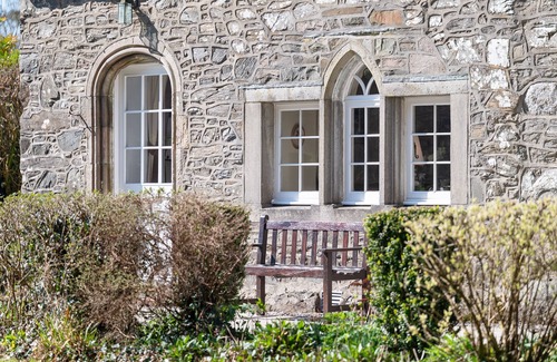 Gatehouse-of-Fleet Cabaña | Cross Cottage - a house that sleeps 2 guests in 1 bedroom