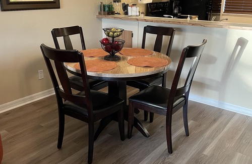 Biggar Condominio | Cross Creek C. C Condo. 2BR / 2BA Planta Baja.