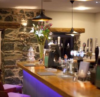 Dolgellau Casa | Cross Foxes - Bar Grill Rooms