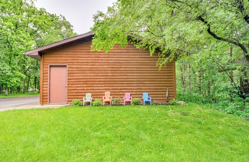 Crosslake Cabaña | Cross Lake Retreat w/ Dock, Deck & Paddleboards!