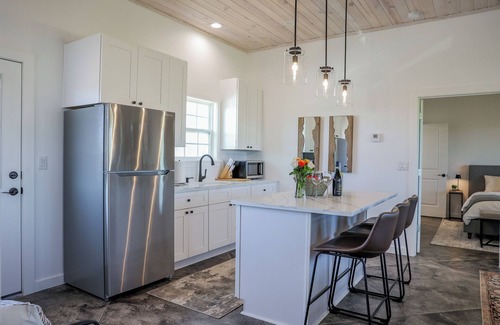 Fredericksburg Cabaña | Cross Mountain Cottages 1 | Porch & Firepit Nights