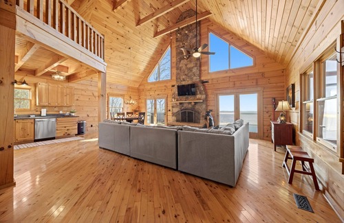 Trenton Cabina | Crossbow Cabin | Rustic Log Cabin | Hot Tub | Sleeps 10