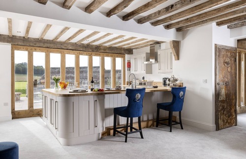 Bromsgrove Otro | Crossbrook Farm is a stunning detached three bedroom property situated off its own private drive and