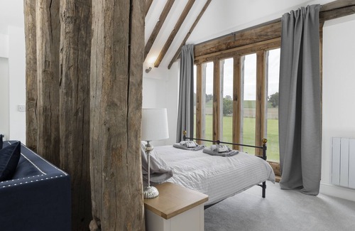 Bromsgrove Otro | Crossbrook Farm is a stunning detached three bedroom property situated off its own private drive and