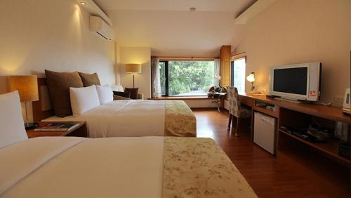 Xiulin Cama Y Desayuno | Crossing The Rainbow Bridge B&B