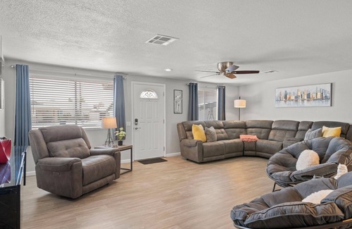 Village Park Four Casa | Crosstown Classic with Spa minutes to Sloan Park