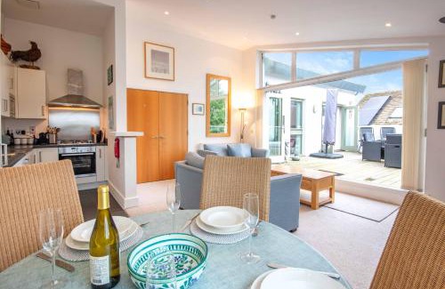Malmesbury Apartamento | Crow's Nest Penthouse Apartment with Free Spa Access