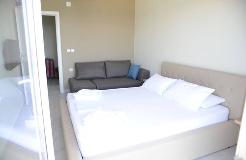 Nea Skioni Hotel | Crown Hotel