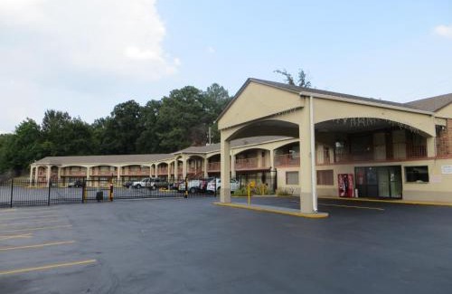 Oakville Hotel | Crown Inn