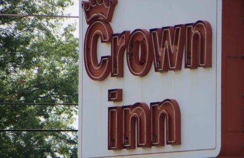 Oakville Hotel | Crown Inn