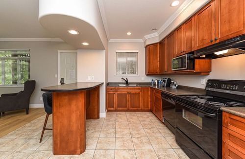 Courtenay Hotel | Crown Isle Resort and Golf Community