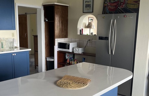 Estate Caret Bay Apartamento | Crown Mountain Place in The Sun
