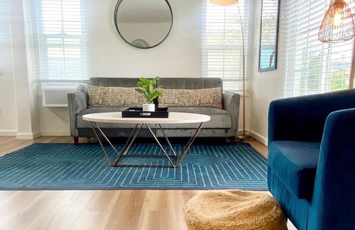 Crown Point Casa | Crown Point Home w/Cowboy Pool 2 Blocks to Bay