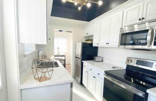 Crown Point Casa | Crown Point Home w/Cowboy Pool 2 Blocks to Bay