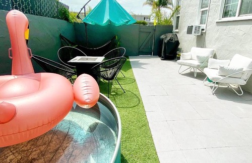 Crown Point Casa | Crown Point Home w/Cowboy Pool 2 Blocks to Bay