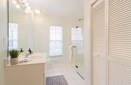 Crown Pointe Casa | Crown Pointe- Home w/ 3BR,3BA-2 master suites w/direct pool access & w/private garden views