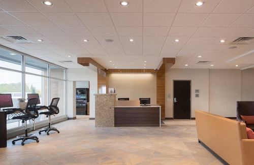 Burr Ridge Hotel | Crowne Plaza Chicago SW - Burr Ridge, an IHG Hotel
