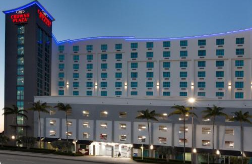 Poinciana Park Hotel | Crowne Plaza Hotel & Resorts Fort Lauderdale Airport/Cruise by IHG