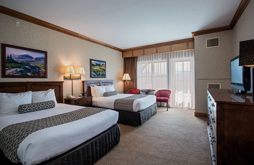Lake Placid Hotel | Crowne Plaza Lake Placid by IHG