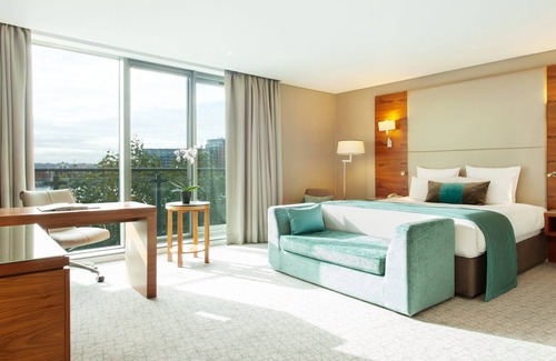 Docklands Hotel | Crowne Plaza London - Docklands by IHG