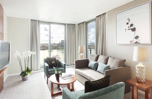 Docklands Hotel | Crowne Plaza London - Docklands by IHG