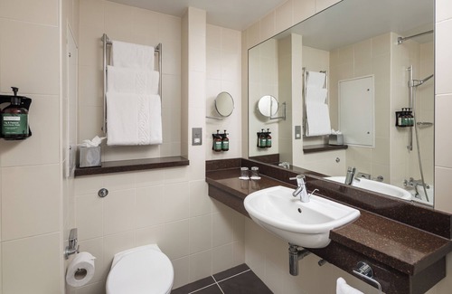 Hanger Hill Hotel | Crowne Plaza London Ealing by IHG
