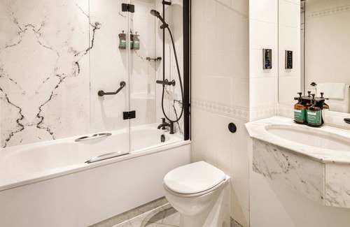 Ringway Hotel | Crowne Plaza Manchester Airport by IHG