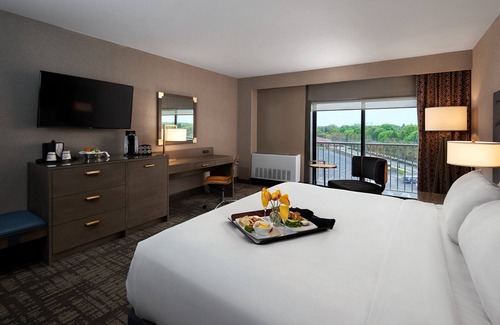 Warwick Hotel | Crowne Plaza Providence-Warwick Airport by IHG
