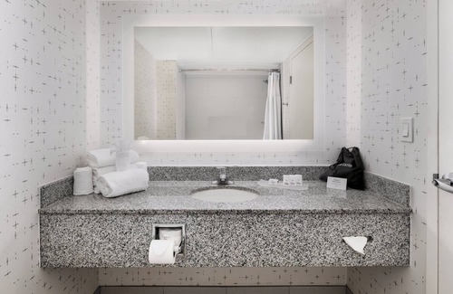 North Arlington Hotel | Crowne Plaza Suites Arlington by IHG