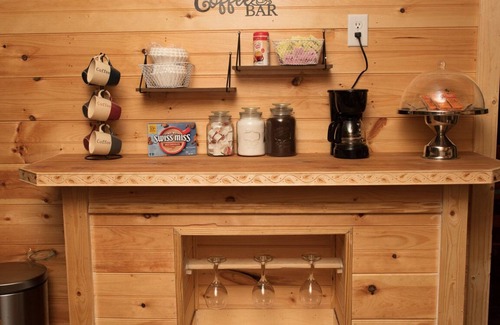 Paducah Cabina | Crowns' Cabin at Ramp 11 Retreat by Concord Sun