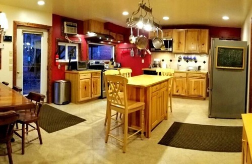 Stanardsville Casa | Crows Nest at White Lotus Eco Spa Retreat