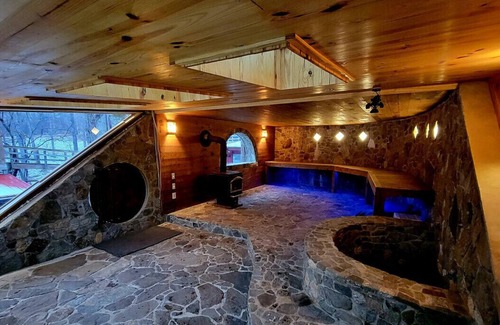 Stanardsville Casa | Crows Nest at White Lotus Eco Spa Retreat