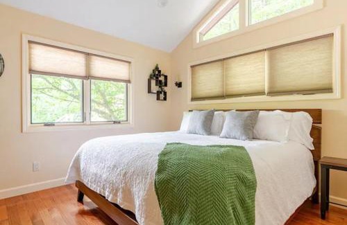Marshall Otro | Crows Nest Luxury Near Asheville