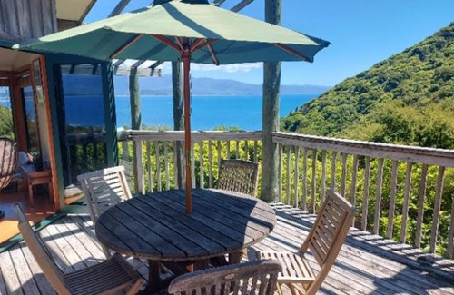 Tata Beach Casa | Crows Nest - Tata Beach Holiday Home