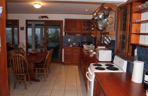 Nuevo Arenal Casa | No hay otra propiedad con tanta belleza expansiva como esta propiedad. Sigue leyendo.