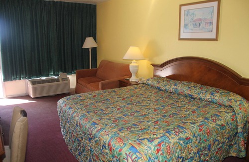 Cocoa Hotel | Cruise Port Inn