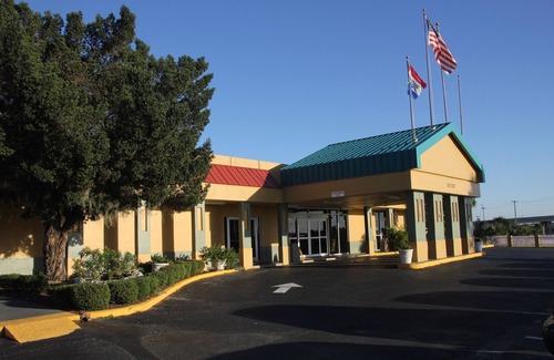 Cocoa Hotel | Cruise Port Inn